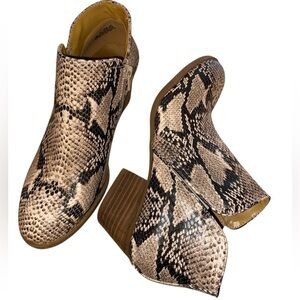 FERGIE Faux Animal Print-Snakeskin Print Ankle Boots Size 7-1/2M